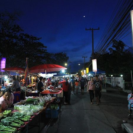 โรงแรมนางรอง Exterior photo