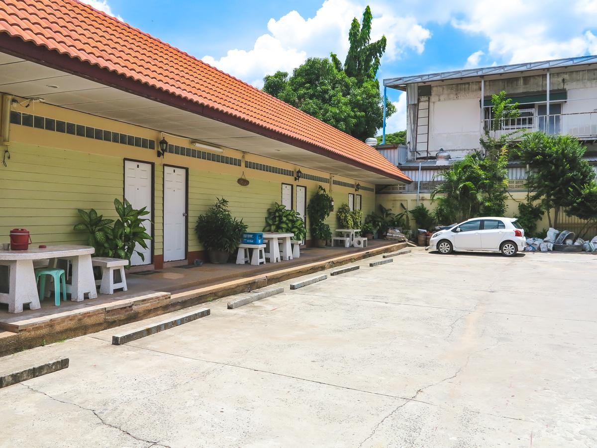 โรงแรมนางรอง Exterior photo