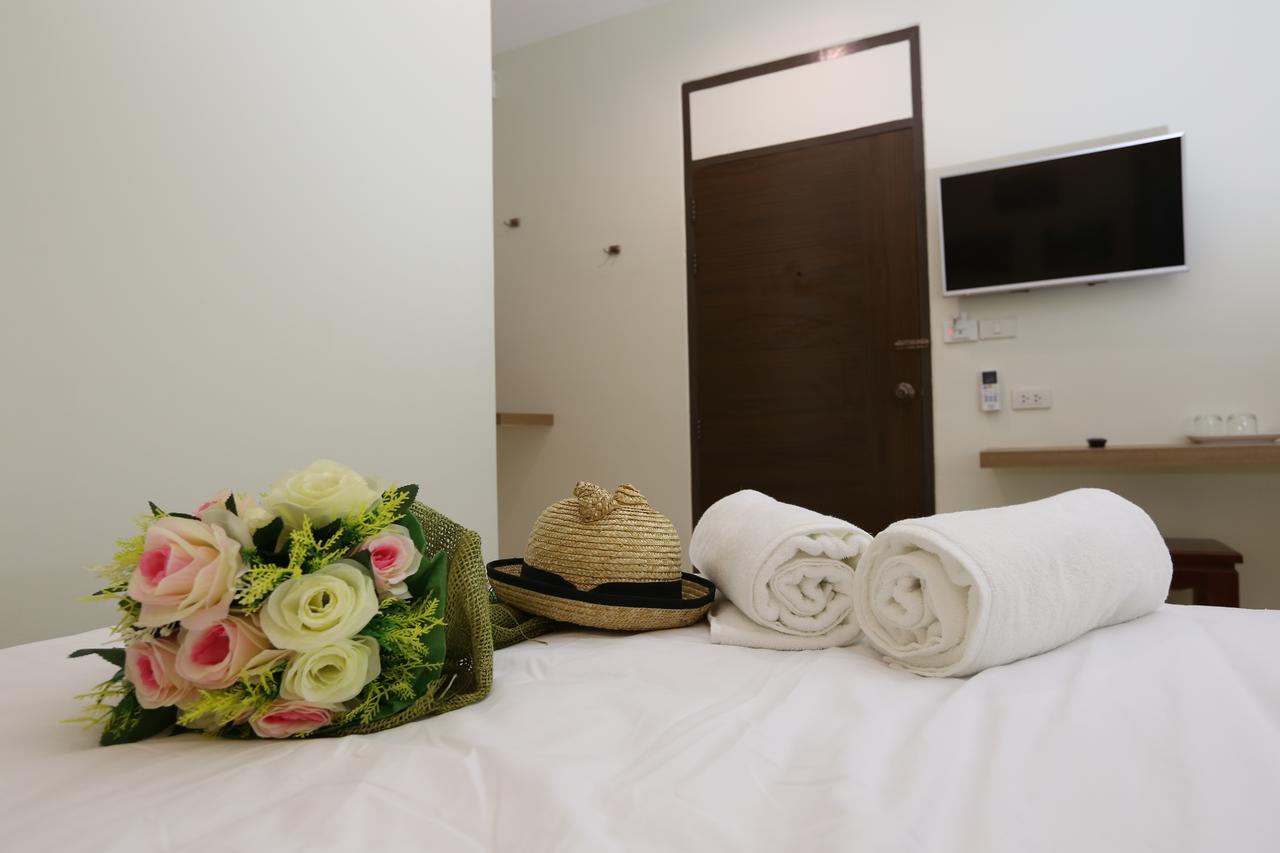 โรงแรมนางรอง Exterior photo
