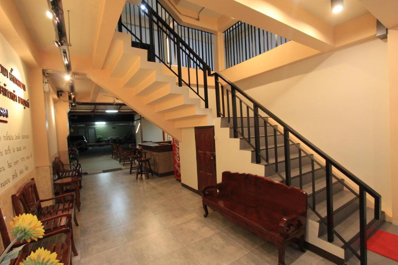 โรงแรมนางรอง Exterior photo